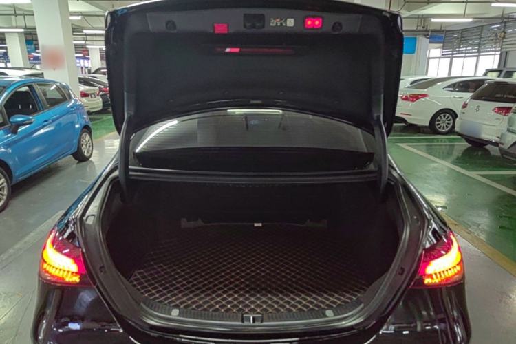 Used Mercedes-Benz E-Class 2023 Updated E 300 L Fashion Edition Trunk