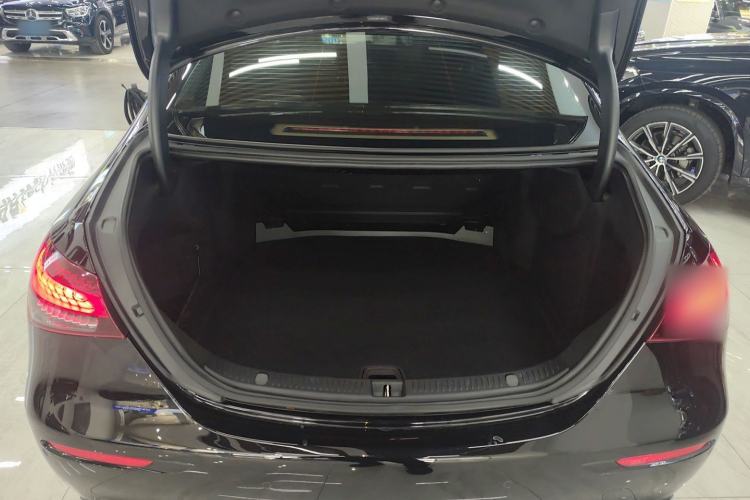 Used Mercedes-Benz E-Class 2023 Updated E 300 L Luxury Edition Trunk