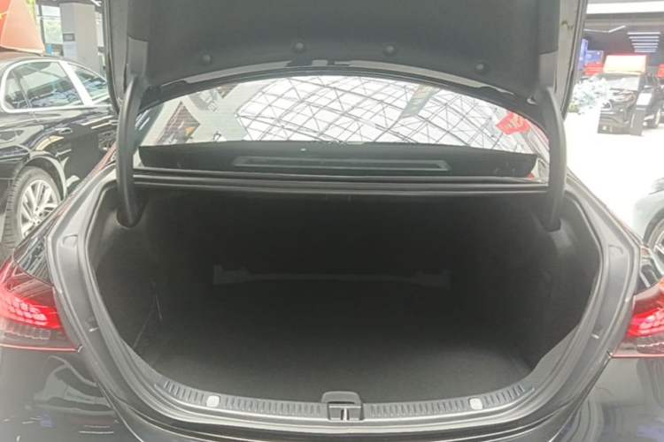 Used Mercedes-Benz E-Class 2023 Updated E 300 L Fashion Edition Trunk