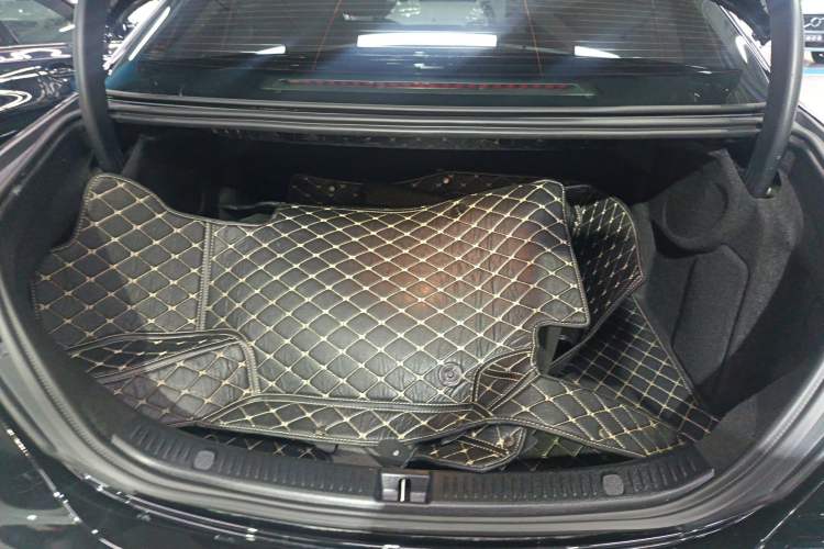 Used Mercedes-Benz E-Class 2023 Restyled E 300 L Sporty and Stylish Edition Trunk