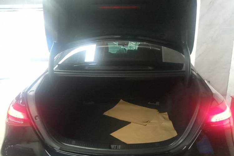 Used Mercedes-Benz E-Class 2023 Updated E 300 L Fashion Edition Trunk