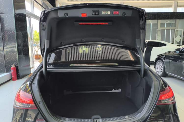 Used Mercedes-Benz E-Class 2023 Updated E 300 L Fashion Edition Trunk