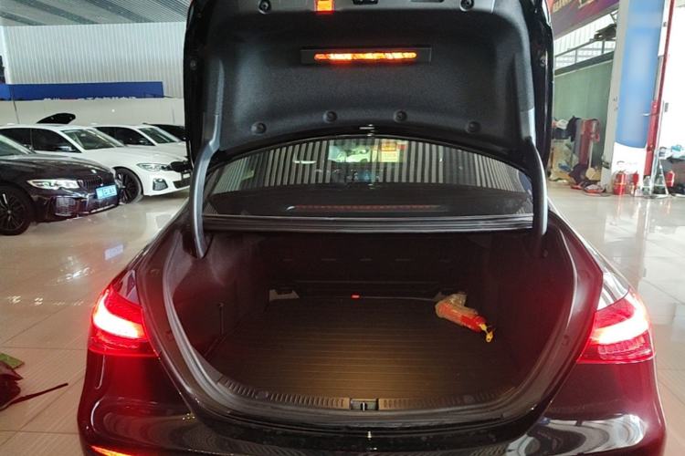 Used Mercedes-Benz E-Class 2023 E 260 L Trunk