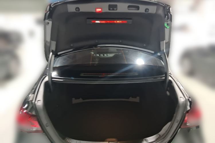 Used Mercedes-Benz E-Class 2023 E 260 L Trunk