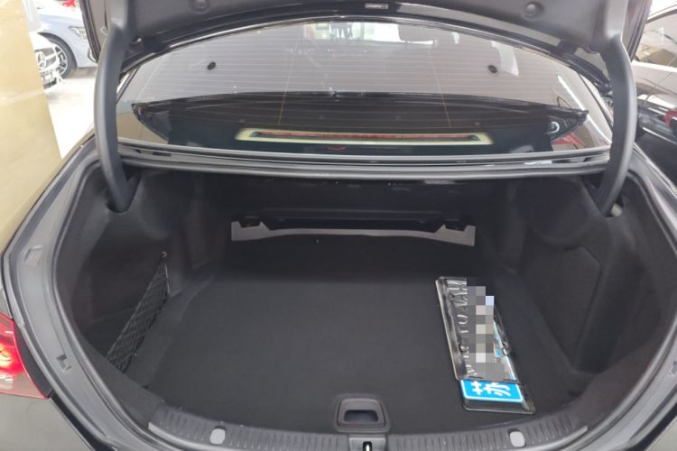 Used Mercedes-Benz E-Class 2023 Facelift E 260 L Trunk