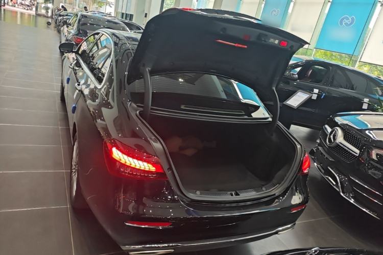 Used Mercedes-Benz E-Class 2023 Updated E 300 L Fashion Edition Trunk