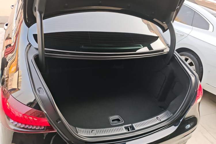Used Mercedes-Benz E-Class 2023 Restyled E 300 L Sporty and Stylish Edition Trunk