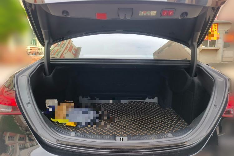 Used Mercedes-Benz E-Class 2023 Updated E 300 L Fashion Edition Trunk