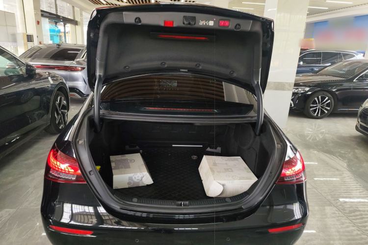 Used Mercedes-Benz E-Class 2023 Updated E 300 L Fashion Edition Trunk
