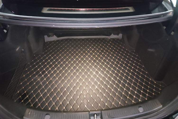 Used Mercedes-Benz E-Class 2023 Updated E 300 L Fashion Edition Trunk