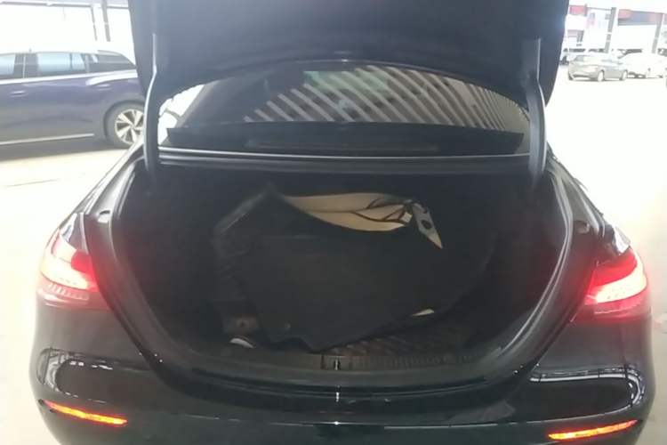 Used Mercedes-Benz E-Class 2023 Updated E 300 L Luxury Edition Trunk