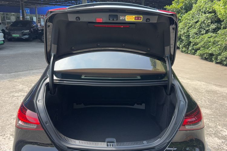 Used Mercedes-Benz E-Class 2023 Updated E 300 L Luxury Edition Trunk