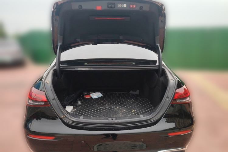 Used Mercedes-Benz E-Class 2023 Updated E 300 L Fashion Edition Trunk
