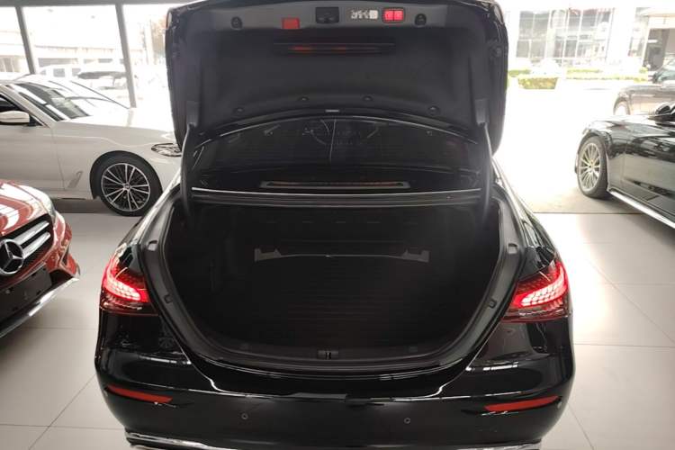 Used Mercedes-Benz E-Class 2023 Updated E 300 L Fashion Edition Trunk