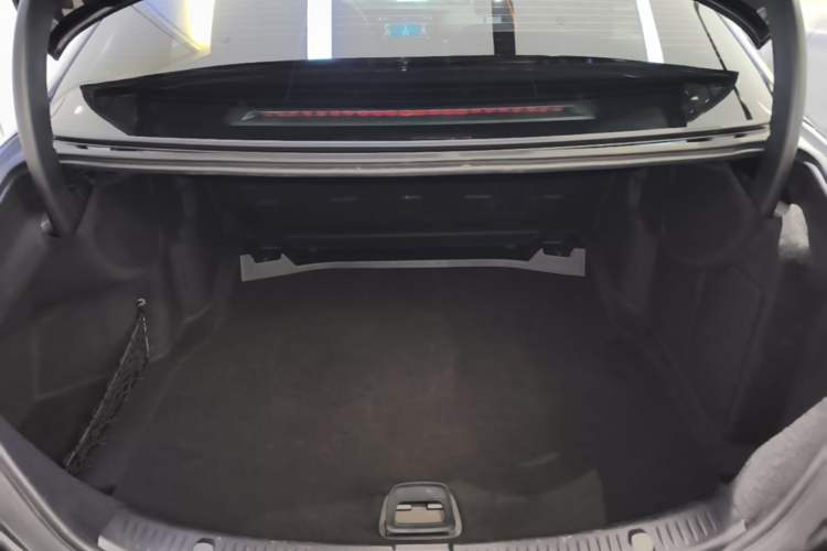 Used Mercedes-Benz E-Class 2023 Restyled E 260 L Sport Edition Trunk