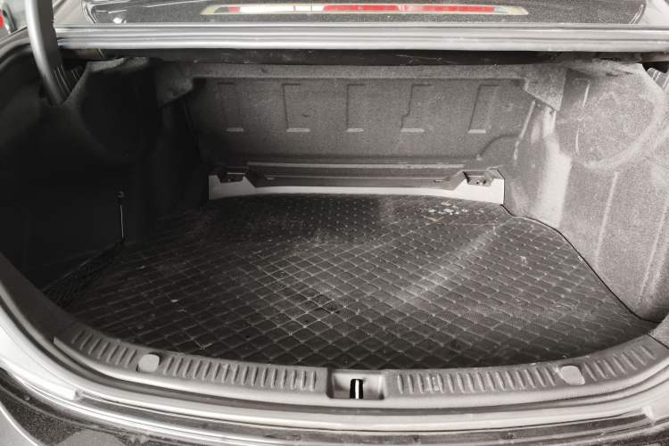 Used Mercedes-Benz E-Class 2023 E 260 L 4MATIC Trunk