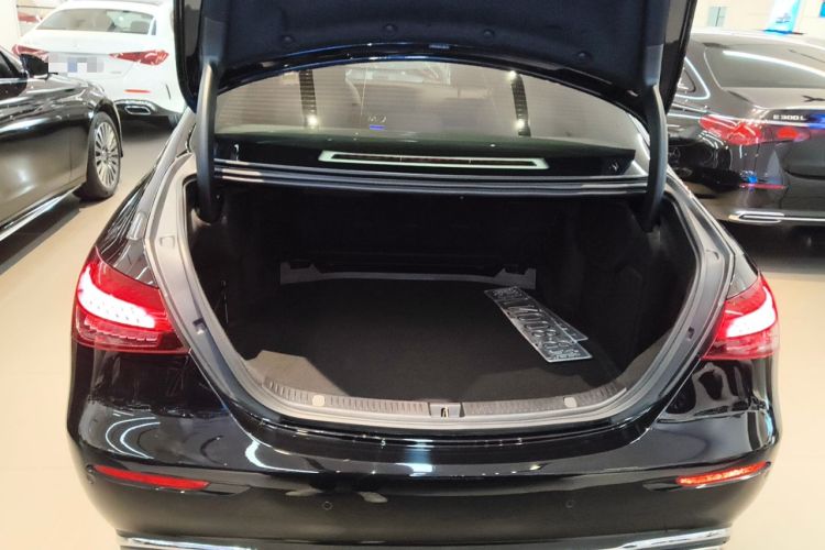 Used Mercedes-Benz E-Class 2023 Updated E 300 L Fashion Edition Trunk