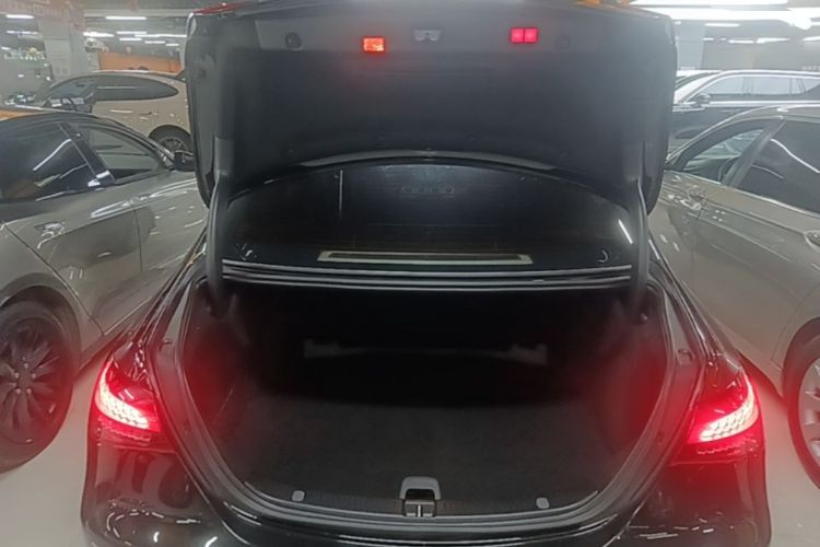 Used Mercedes-Benz E-Class 2023 Updated E 300 L Luxury Edition Trunk