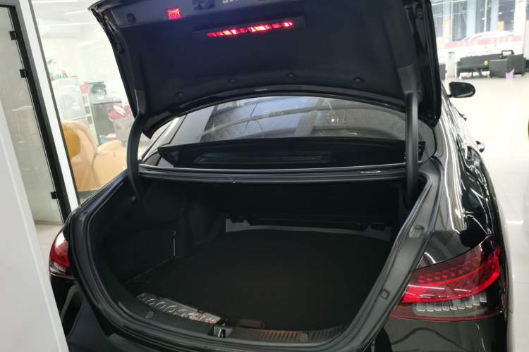 Used Mercedes-Benz E-Class 2023 Restyled E 300 L Sporty and Stylish Edition Trunk