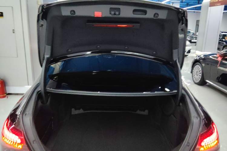 Used Mercedes-Benz E-Class 2023 Facelift E 260 L Trunk
