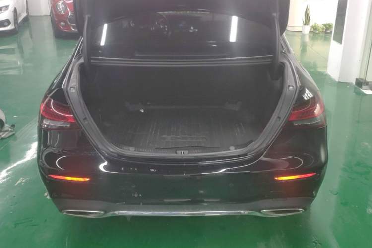 Used Mercedes-Benz E-Class 2023 Restyled E 300 L Sport Luxury Edition Trunk