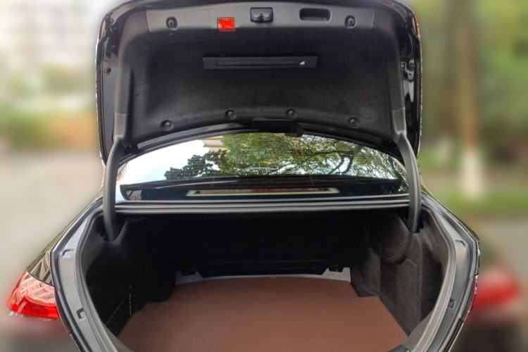 Used Mercedes-Benz E-Class 2023 Facelift E 260 L Trunk