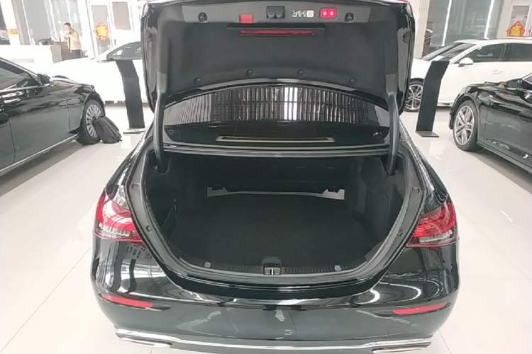 Used Mercedes-Benz E-Class 2023 Updated E 300 L Luxury Edition Trunk
