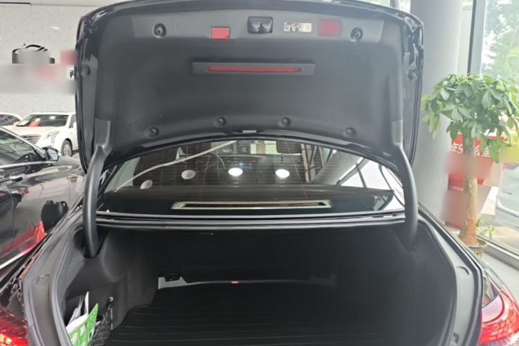 Used Mercedes-Benz E-Class 2023 Updated E 300 L Luxury Edition Trunk