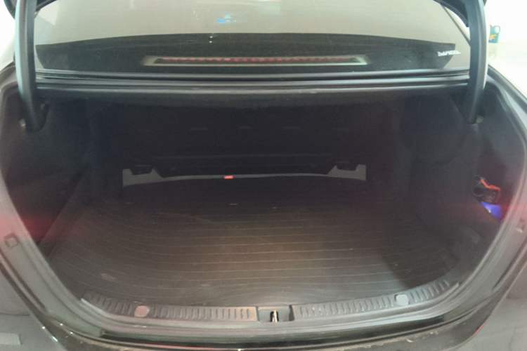 Used Mercedes-Benz E-Class 2023 Updated E 300 L Luxury Edition Trunk