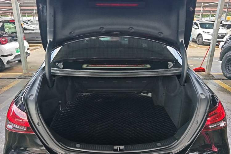Used Mercedes-Benz E-Class 2023 Updated E 300 L Luxury Edition Trunk