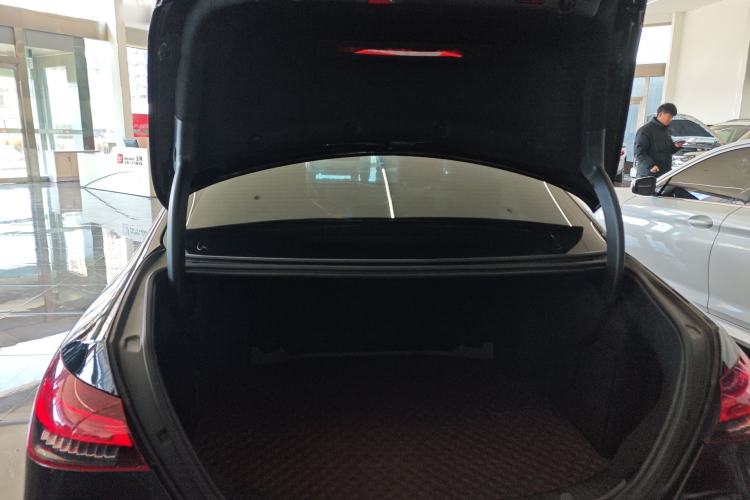 Used Mercedes-Benz E-Class 2023 Updated E 300 L Fashion Edition Trunk
