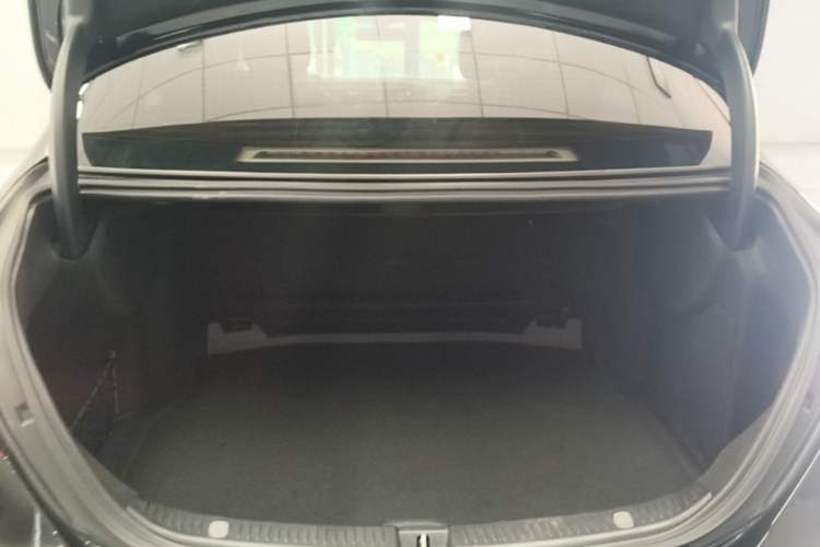 Used Mercedes-Benz E-Class 2023 Updated E 300 L Fashion Edition Trunk