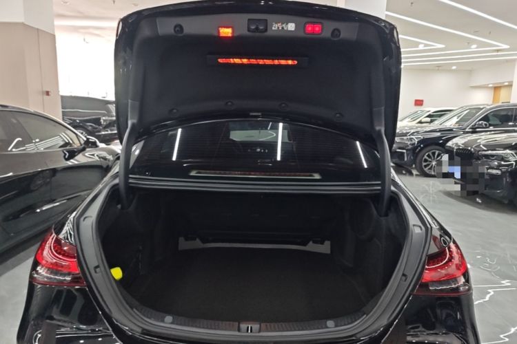 Used Mercedes-Benz E-Class 2023 Updated E 300 L Fashion Edition Trunk