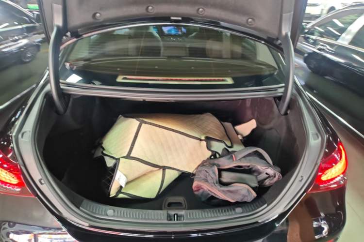 Used Mercedes-Benz E-Class 2023 Facelift E 260 L Trunk