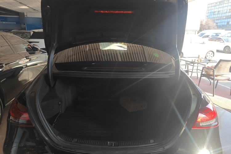 Used Mercedes-Benz E-Class 2023 Updated E 300 L Fashion Edition Trunk