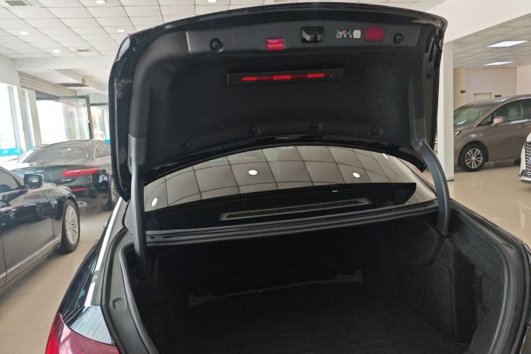 Used Mercedes-Benz E-Class 2023 Updated E 300 L Fashion Edition Trunk