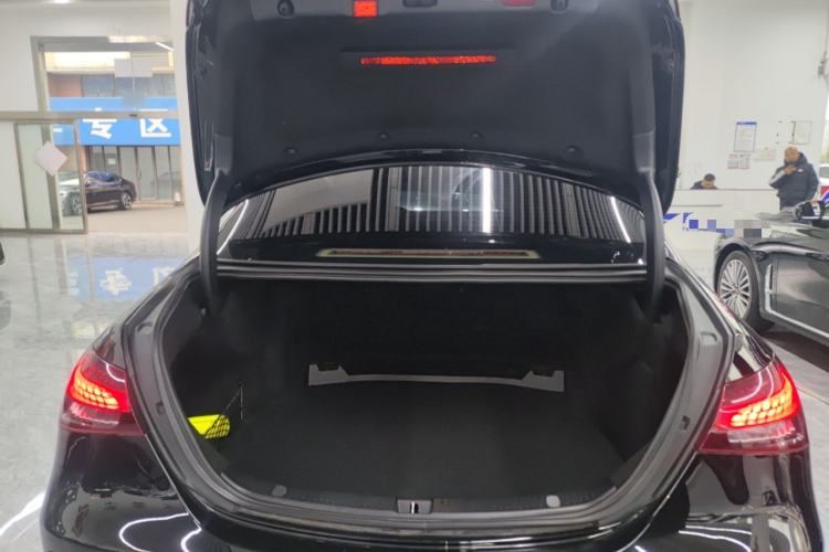Used Mercedes-Benz E-Class 2023 Updated E 300 L Fashion Edition Trunk