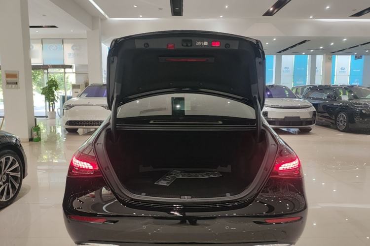 Used Mercedes-Benz E-Class 2023 Updated E 300 L Luxury Edition Trunk
