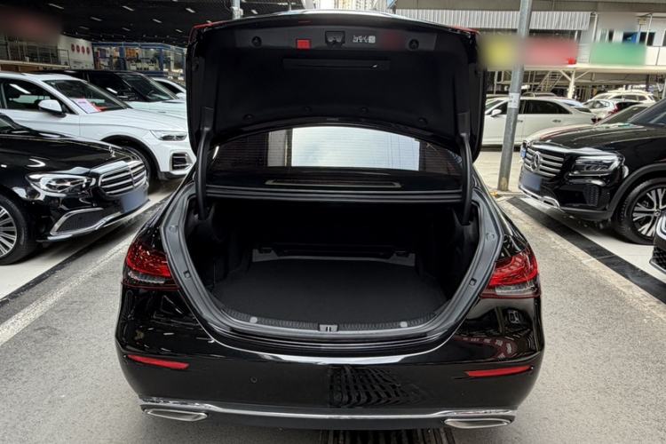 Used Mercedes-Benz E-Class 2023 Updated E 300 L Fashion Edition Trunk