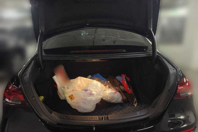 Used Mercedes-Benz E-Class 2023 Updated E 300 L Fashion Edition Trunk