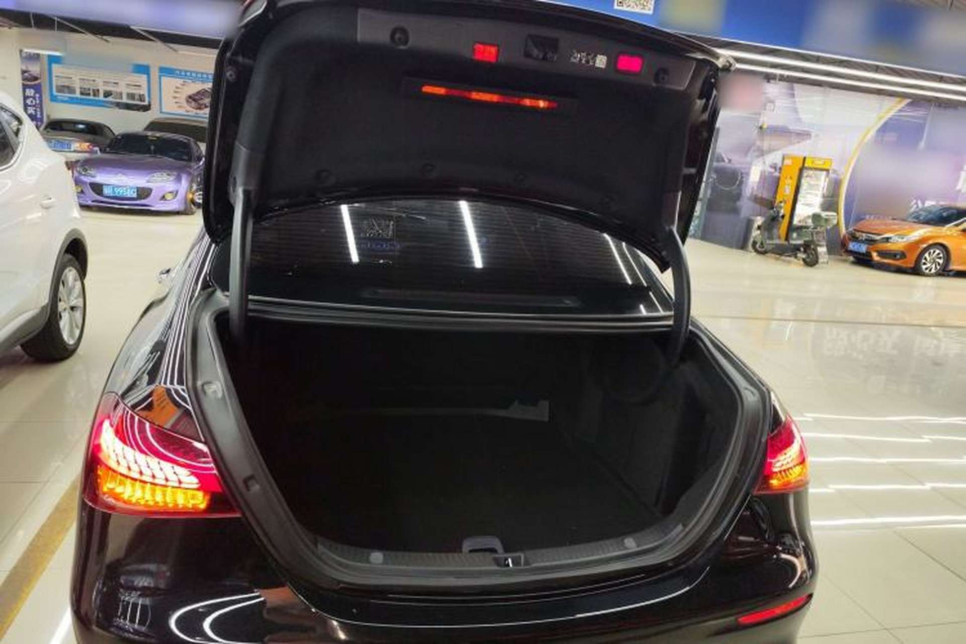 Used Mercedes-Benz E-Class 2023 Restyled E 300 L Sporty and Stylish Edition Trunk