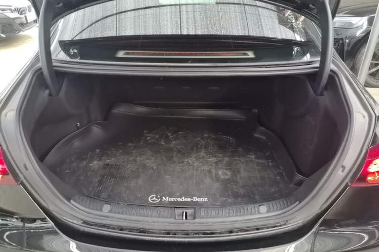 Used Mercedes-Benz E-Class 2023 Updated E 300 L Fashion Edition Trunk