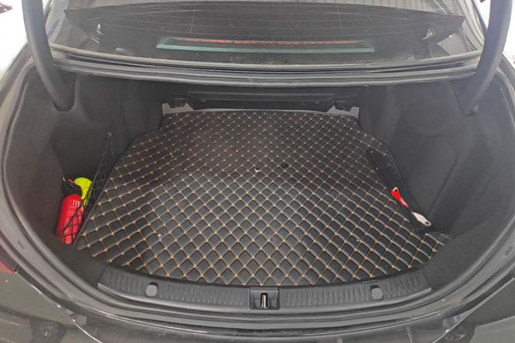 Used Mercedes-Benz E-Class 2023 Restyled E 300 L Sport Luxury Edition Trunk