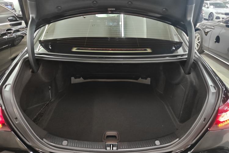 Used Mercedes-Benz E-Class 2023 Updated E 300 L Fashion Edition Trunk