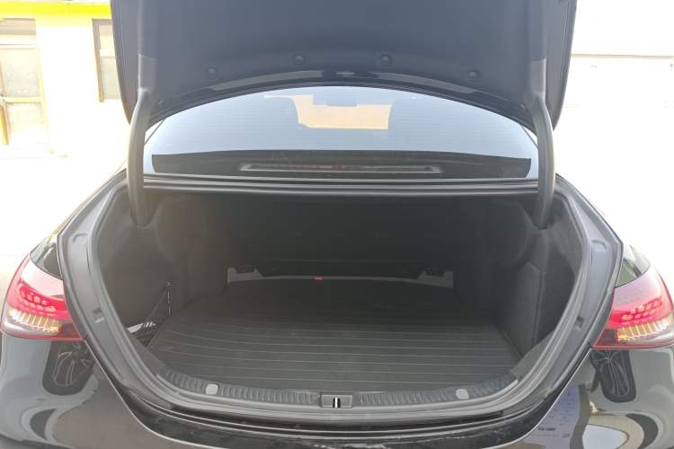 Used Mercedes-Benz E-Class 2023 Updated E 300 L Luxury Edition Trunk