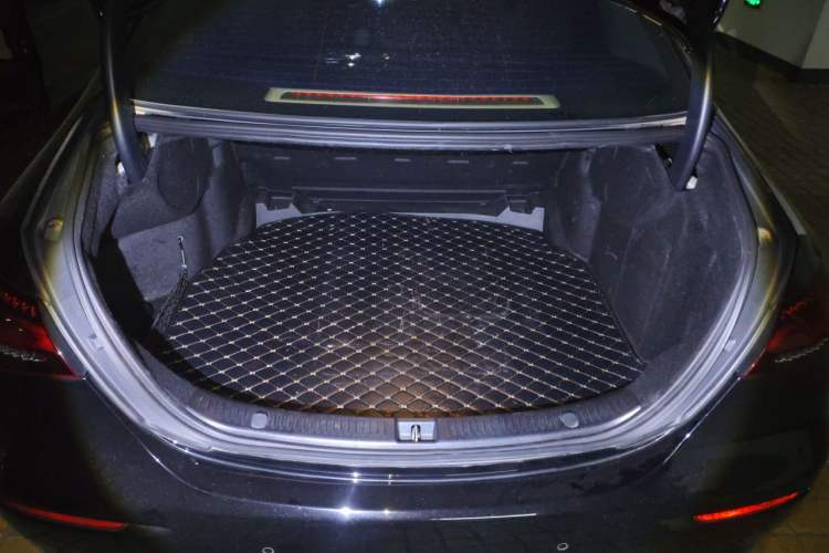 Used Mercedes-Benz E-Class 2023 Updated E 300 L Fashion Edition Trunk