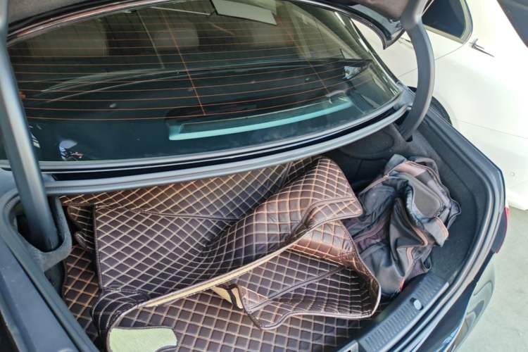 Used Mercedes-Benz E-Class 2023 Restyled E 300 L Sport Luxury Edition Trunk