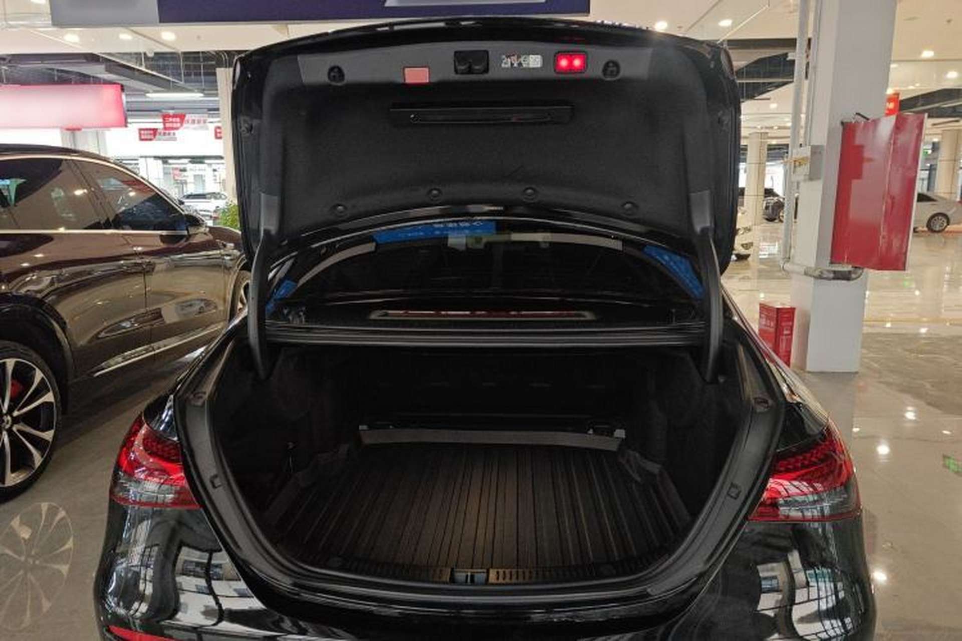 Used Mercedes-Benz E-Class 2023 Updated E 300 L Luxury Edition Trunk