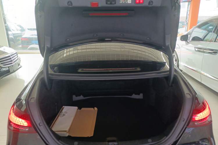 Used Mercedes-Benz E-Class 2023 Updated E 300 L Luxury Edition Trunk