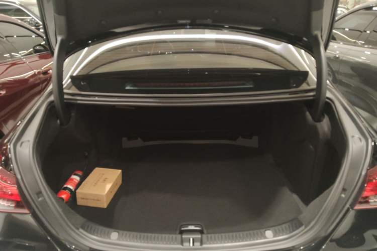 Used Mercedes-Benz E-Class 2023 Restyled E 300 L Sport Luxury Edition Trunk